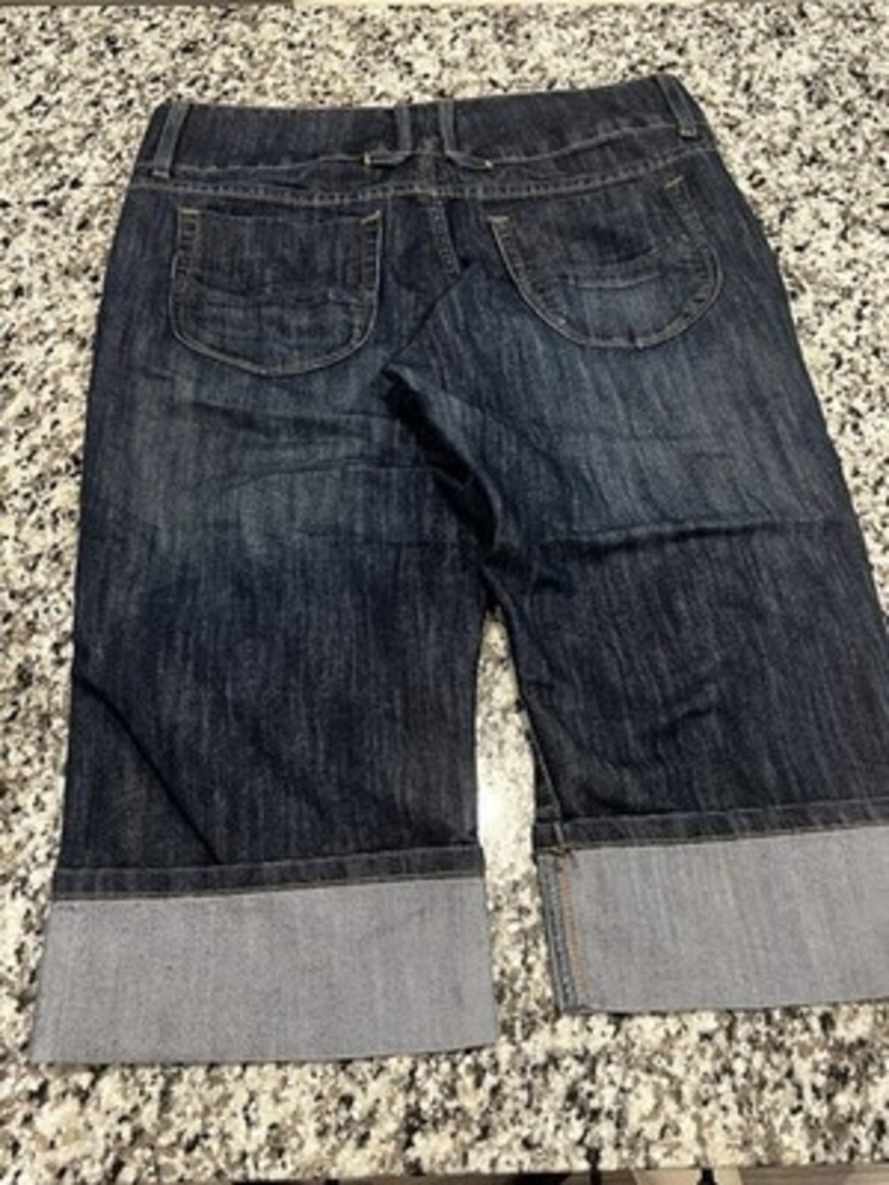 Lee Womens Capri Jeans Size 12M One True Fit Denim Dark Wash Lower Waist Casual